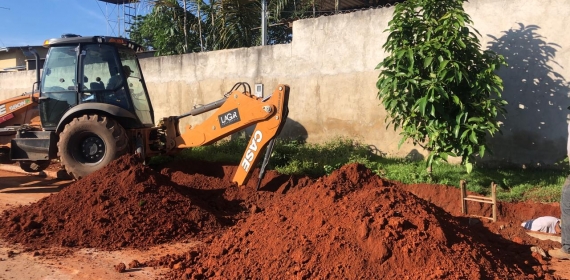 IMPLANTAÃÃO DE REDE COLETORA DE ESGOTO SANITÃRIO, TRINDADE-GO